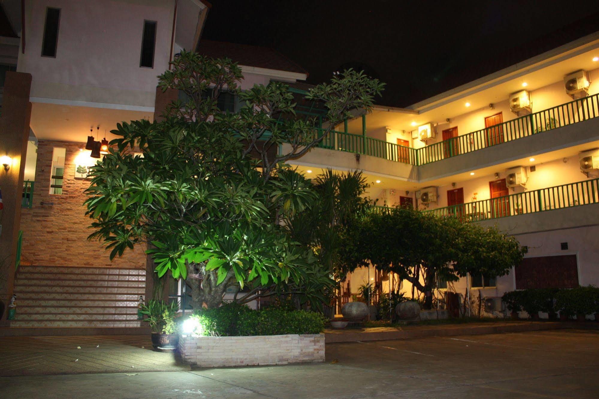 Tamarind Residences Khonkaen บ้านแทมมารีน Кхон Каен Екстериор снимка